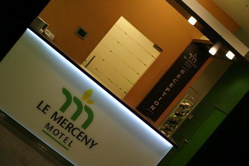 בסטון Le Merceny Motel מראה חיצוני תמונה
